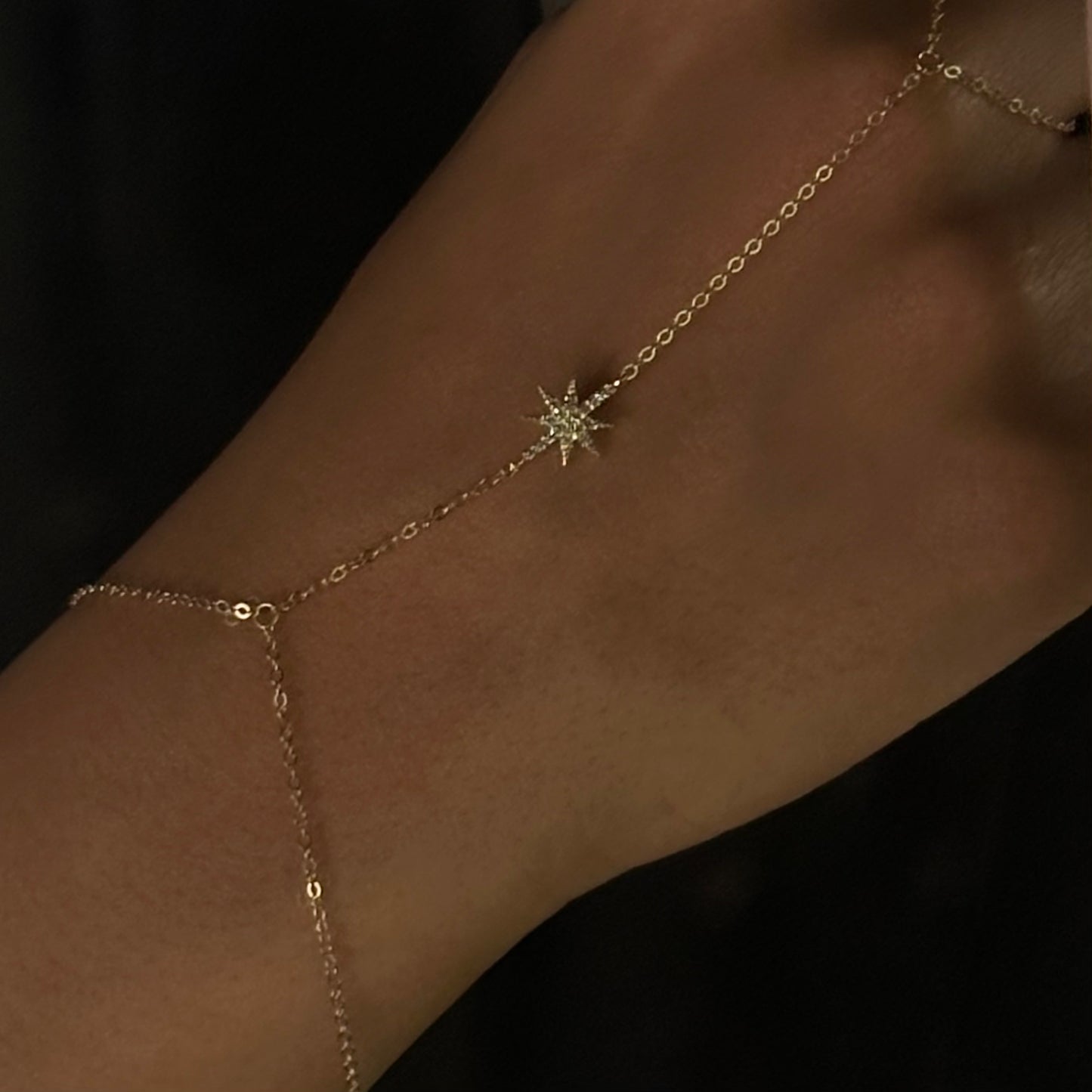 Sparkle Handchain - Yellow Gold