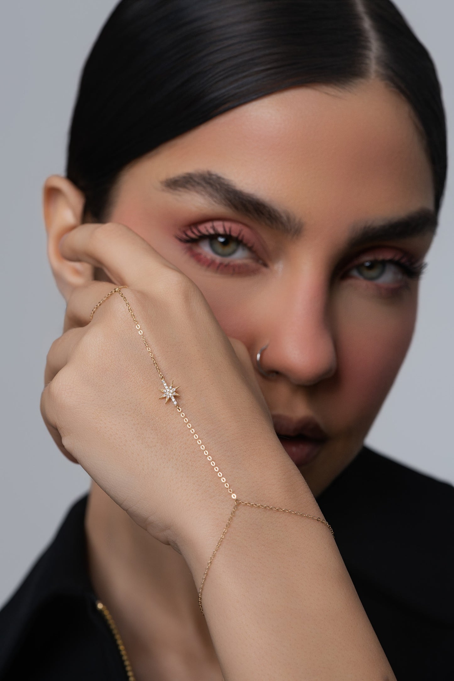 Sparkle Handchain - Yellow Gold