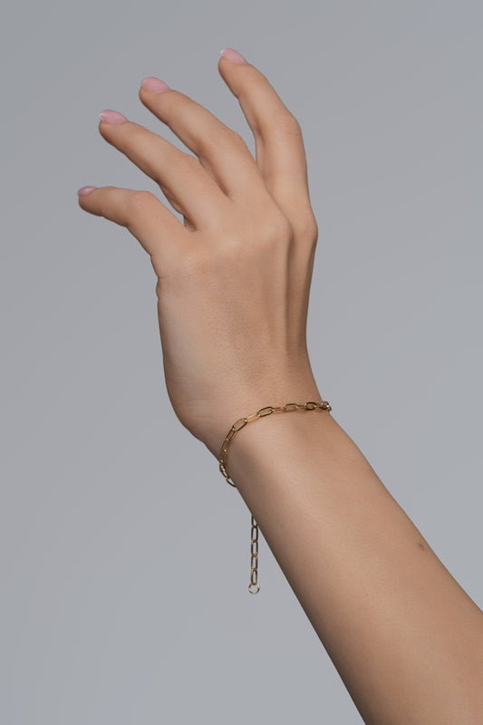 Classic Paperclip 18K Gold Bracelet (Medium)